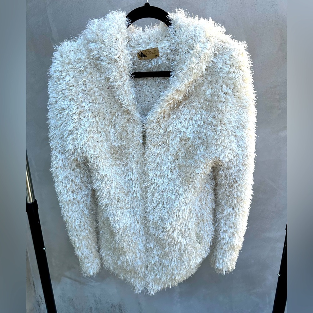 Katsumi fuzzy sweater size M/L